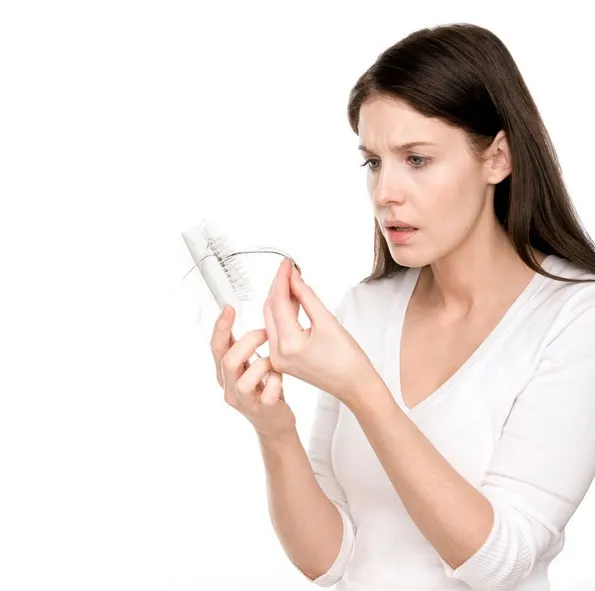 
                                                                                            Quali sono le cause della perdita dei capelli?
                                            